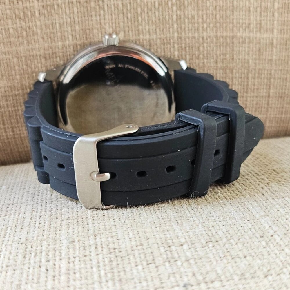 Remix Unisex Wristwatch Quartz Analog Silver Tone case Black Rubber Strap Watch - Picture 6 of 11